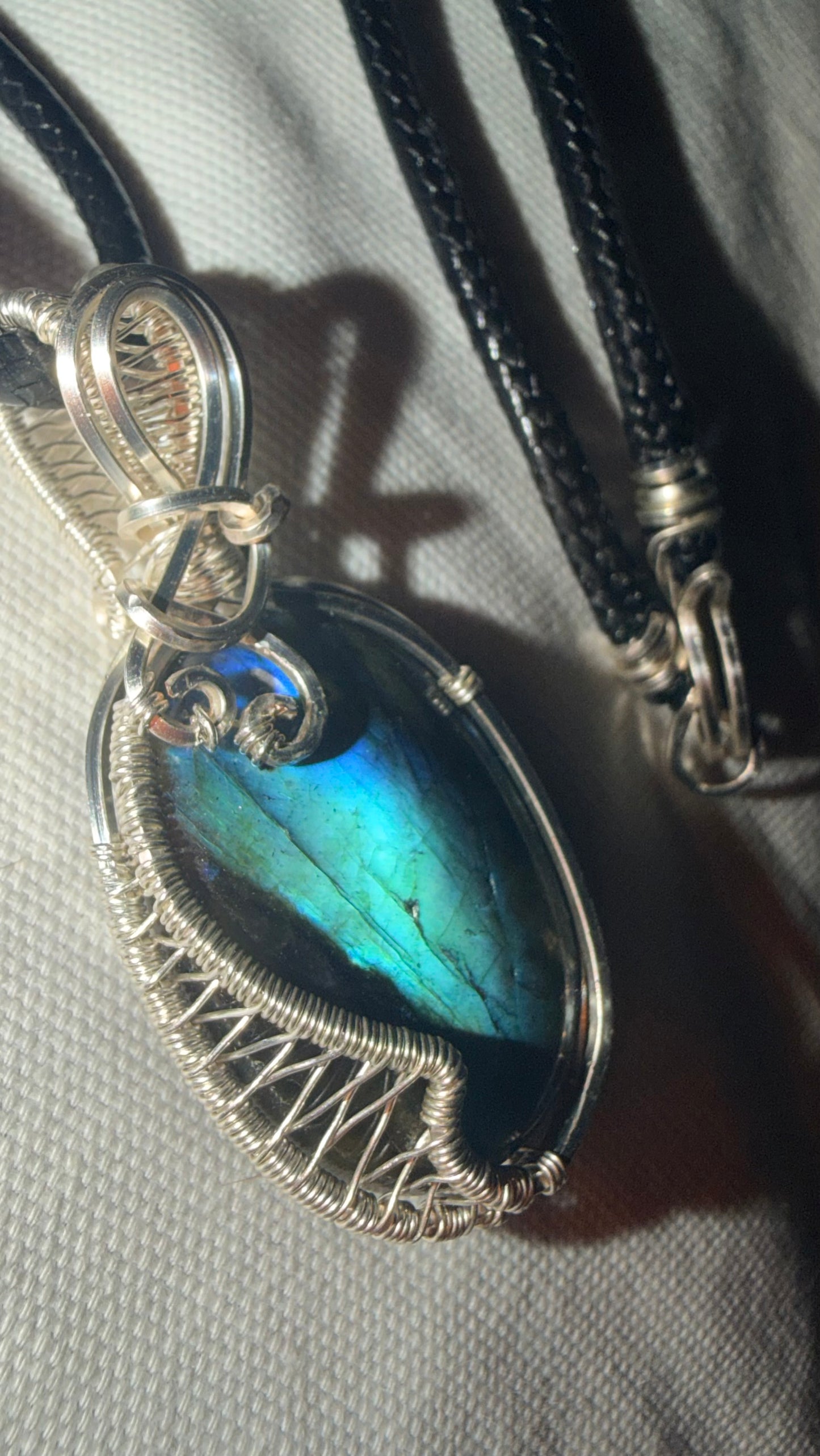 METAMORPHE - LABRADORITE NECKLACE