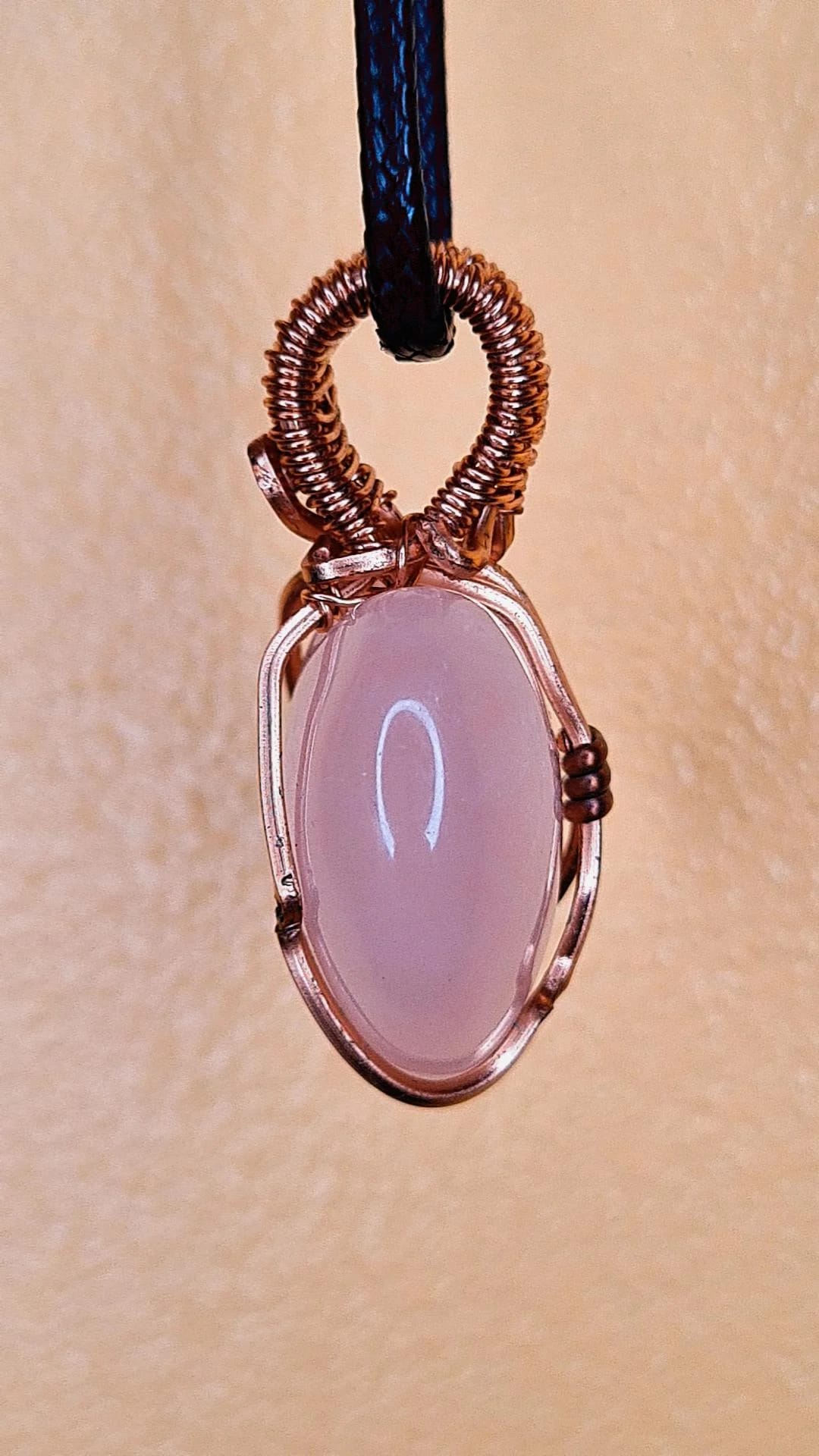 LOVE BUD-ROSE QUARTZ PENDANT