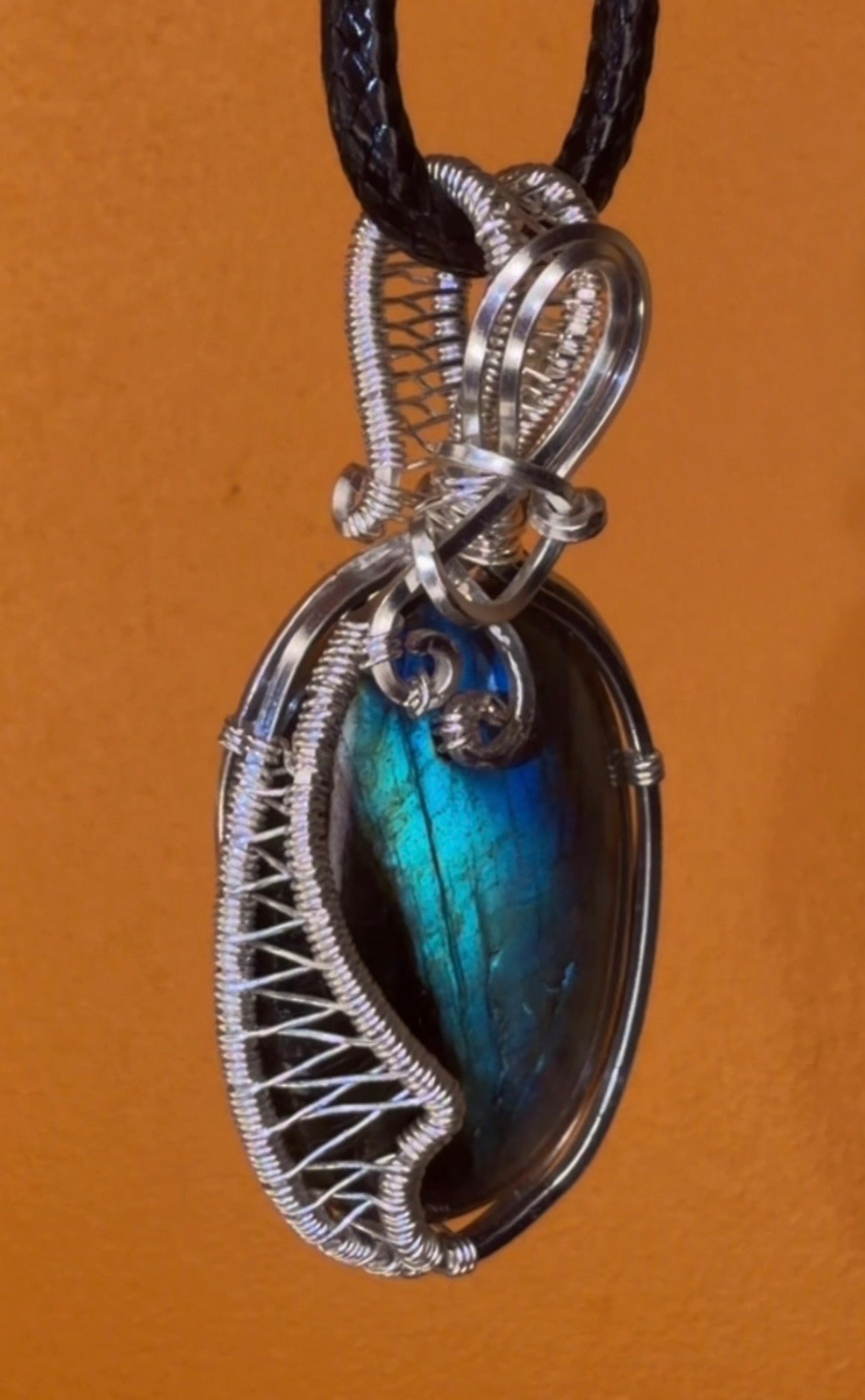 METAMORPHE - LABRADORITE NECKLACE